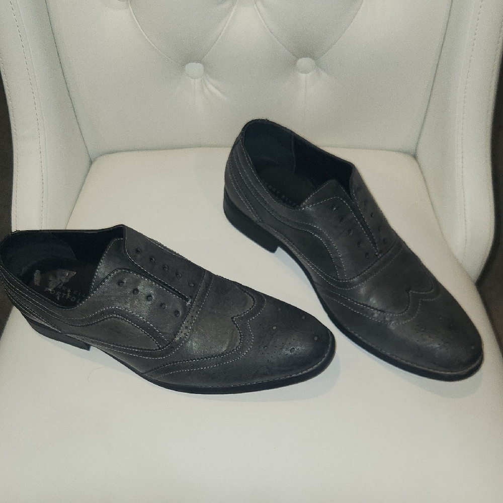 Perry Ellis Charcoal Gray Wingtip Oxford Shoes Like New.